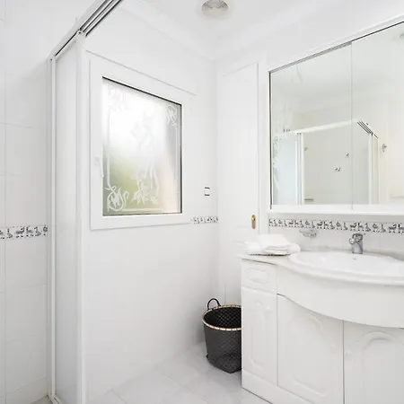 Marvelous With Panoramic Sea View & Pool *