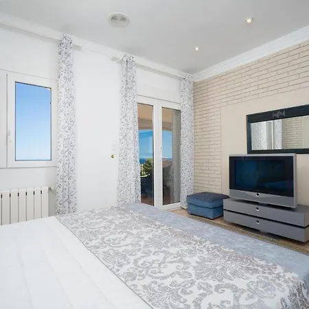 Marvelous With Panoramic Sea View & Pool Дения